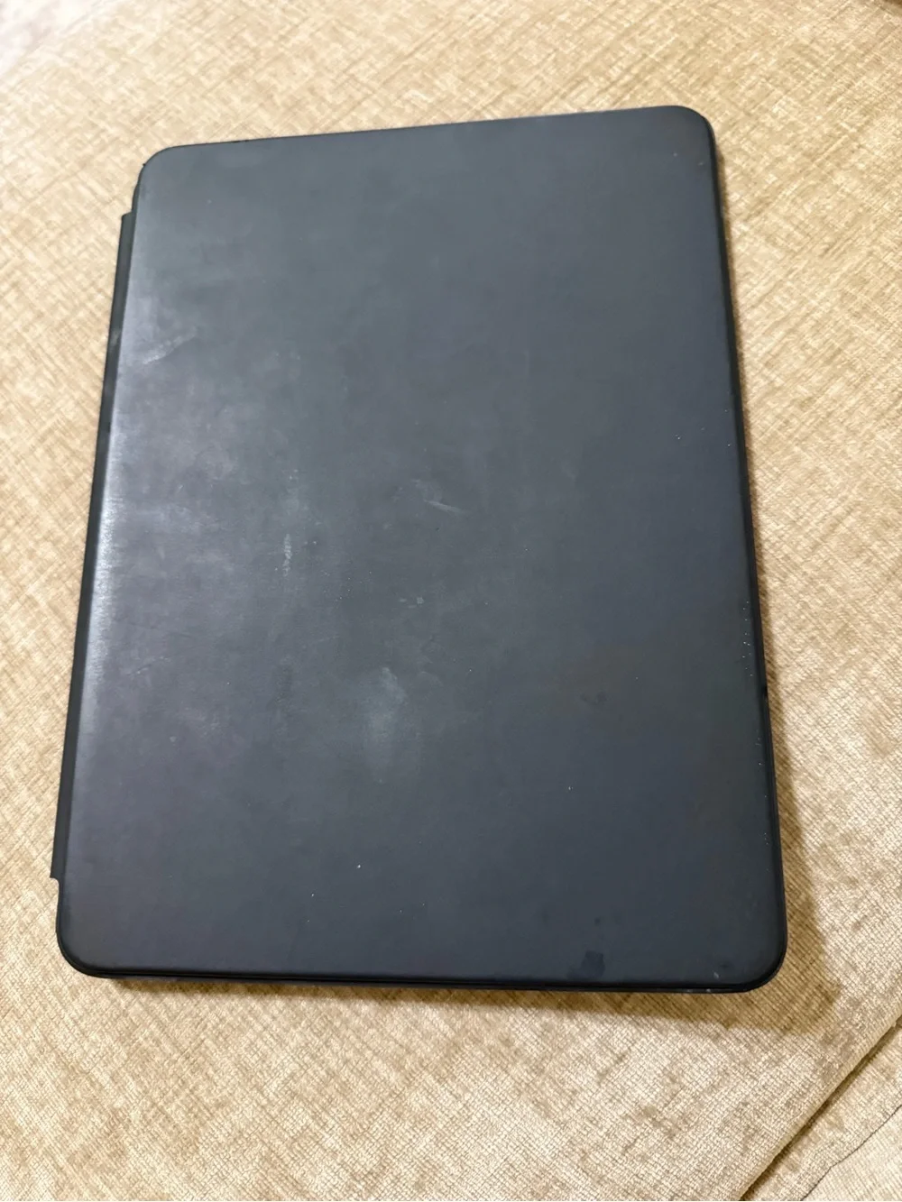 Apple Smart Keyboard Folio fits iPad Air 11 inch